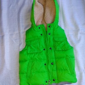 Gap Kids Lime Green Puffer Vest SZ 5 Wool lining/ hooded/water-resitant